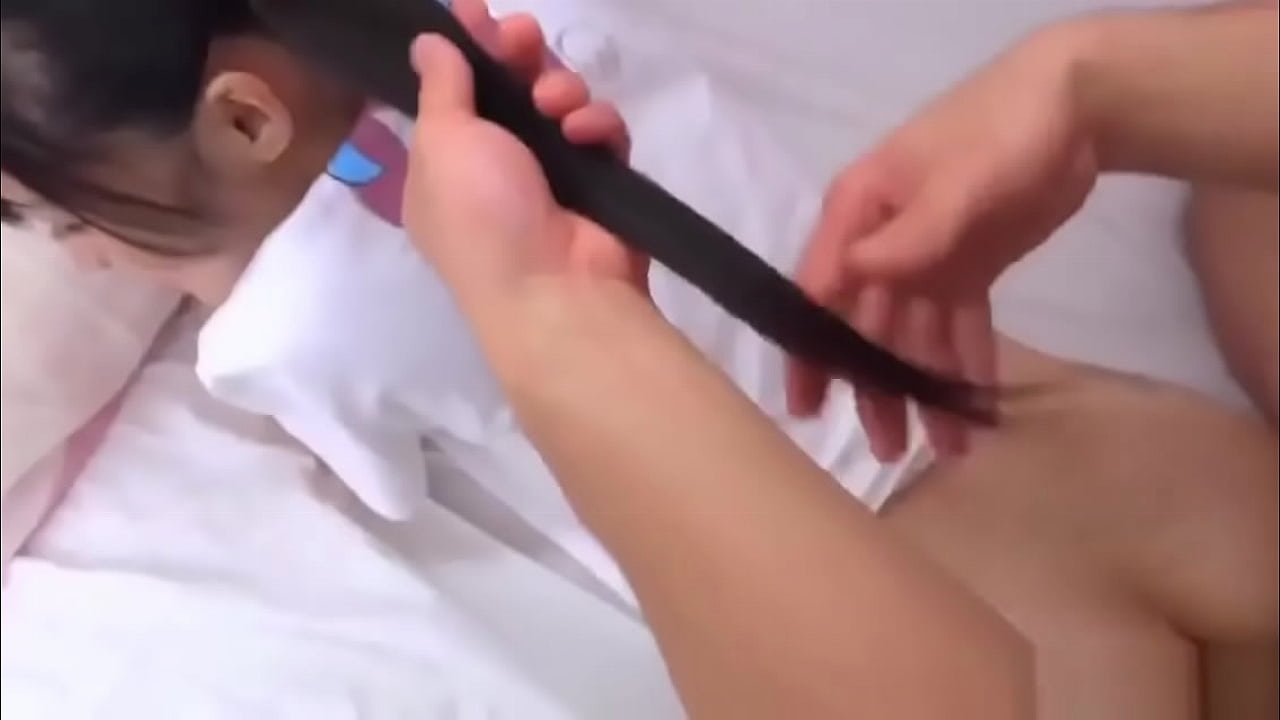 Loạn luân với con gái lúc mẹ đi làm